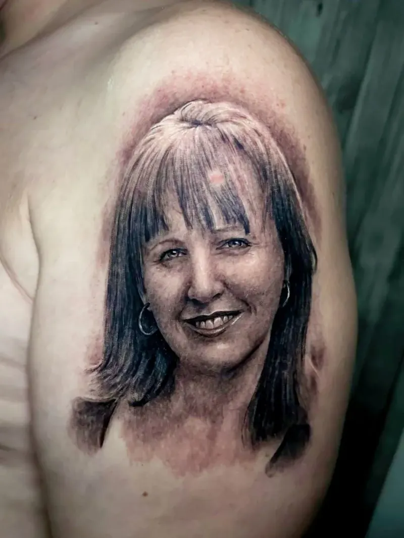 Tattoo Retrato Mujer