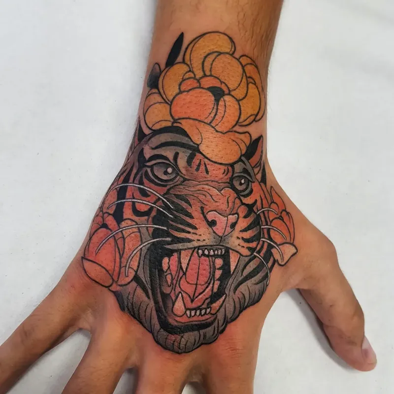 Tattoo Mano Tigre