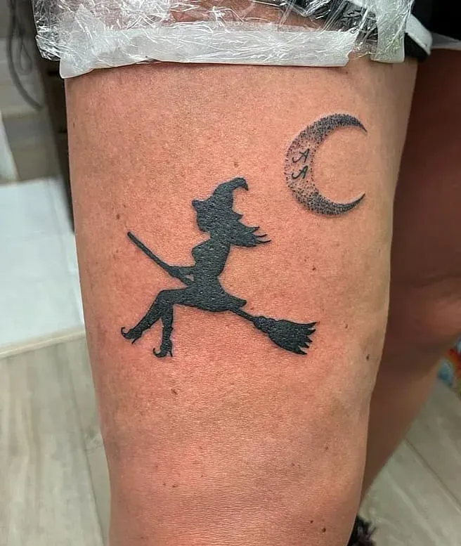 Tattoo Bruja Encantada