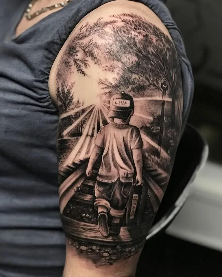 Tattoo Chico en una via